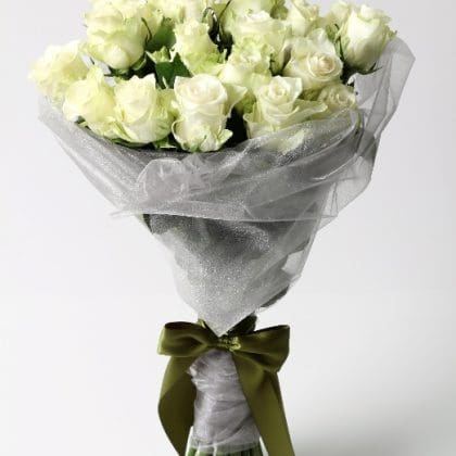 Winter's Tale (20 Roses)